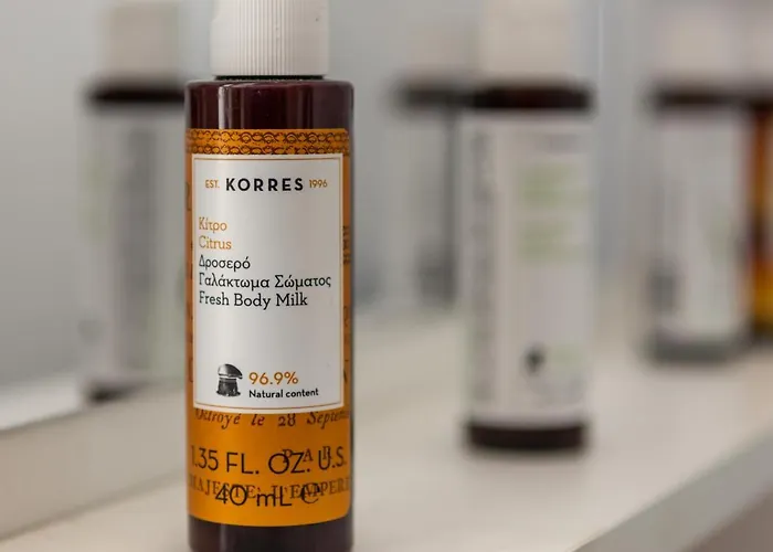 Anchorage Adamantas (Milos)