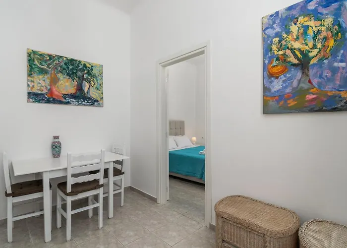 Daire Anchorage Adamantas (Milos)